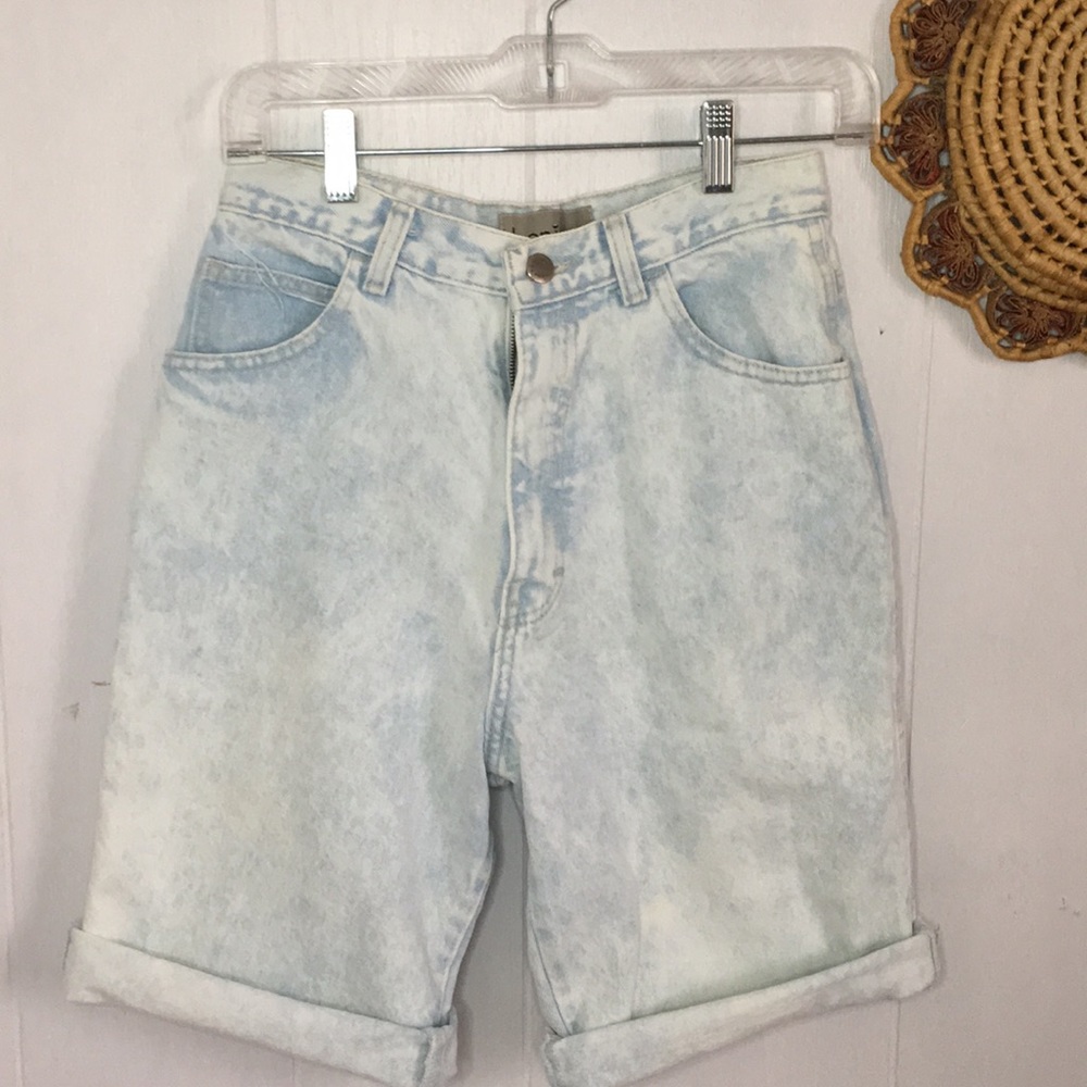 🐬VTG baby blue hi rise distressed denim shorts